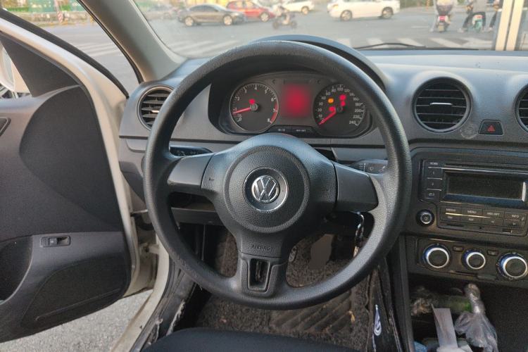 Used Volkswagen Jetta 2015 1.6L Manual Fashion Edition Steering Wheel