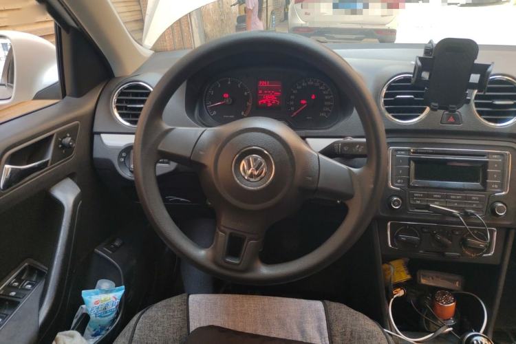 Used Volkswagen Jetta 2015 1.6L Manual Comfort Model Steering Wheel
