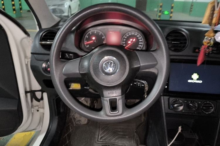 Used Volkswagen Jetta 2015 Zhuihui Edition 1.4L Manual Fashion Model Steering Wheel