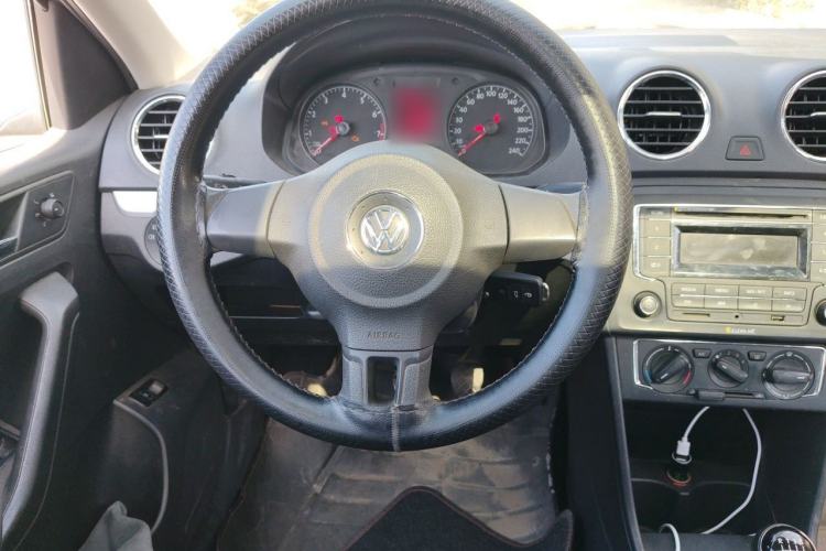 Used Volkswagen Jetta 2015 Zhuihui Edition 1.6L Manual Comfort Model Steering Wheel