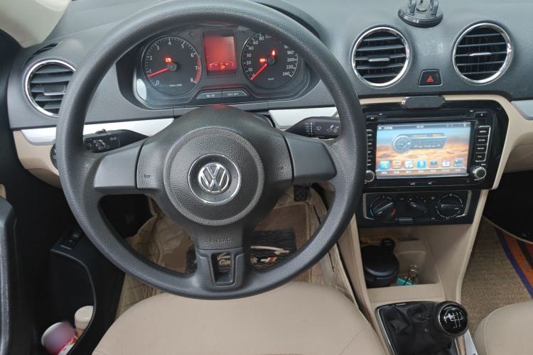 Used Volkswagen Jetta 2015 1.6L Manual Comfort Model Steering Wheel