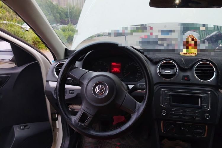 Used Volkswagen Jetta 2015 1.6L Manual Comfort Model Steering Wheel