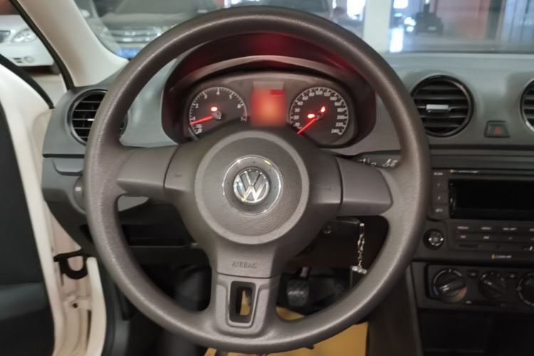 Used Volkswagen Jetta 2015 Value Edition 1.6L Manual Fashionable Style Steering Wheel