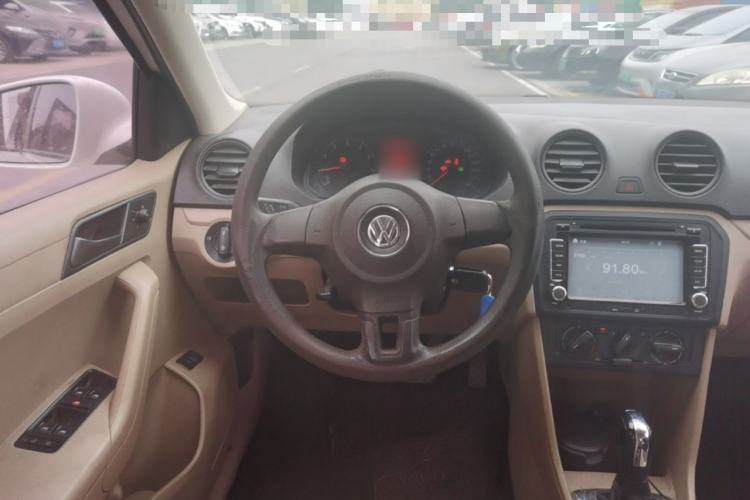 Used Volkswagen Jetta 2015 Value Edition 1.6L Automatic Fashion Version Steering Wheel