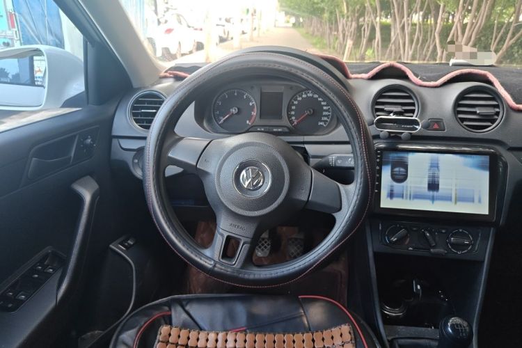 Used Volkswagen Jetta 2015 Value Edition 1.6L Manual Fashionable Style Steering Wheel