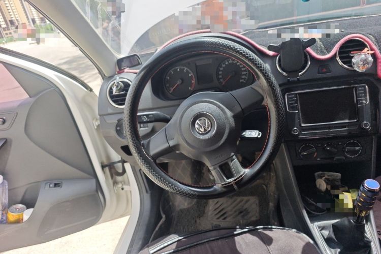 Used Volkswagen Jetta 2015 Value Edition 1.6L Manual Fashionable Style Steering Wheel