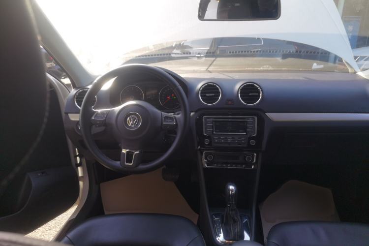Used Volkswagen Jetta 2015 1.6L Automatic Luxury Model Steering Wheel