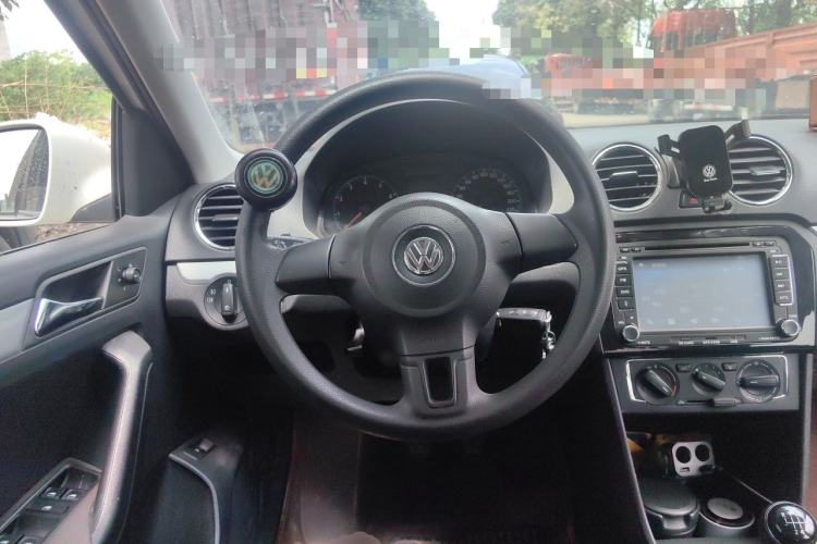 Used Volkswagen Jetta 2015 1.6L Manual Comfort Model Steering Wheel