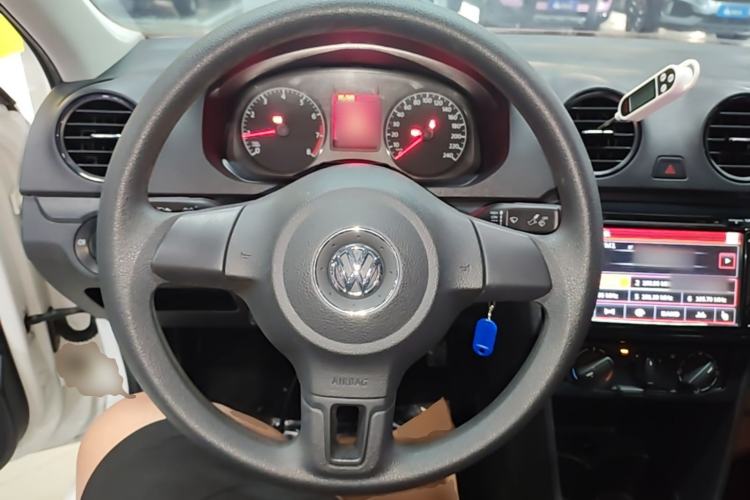 Used Volkswagen Jetta 2015 Value Edition 1.6L Manual Fashionable Style Steering Wheel