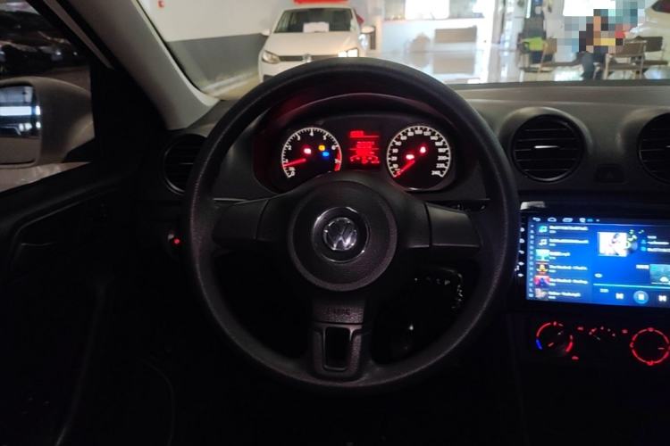 Used Volkswagen Jetta 2015 1.6L Manual Fashion Edition Steering Wheel