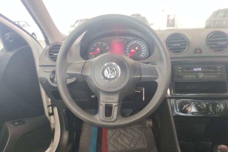 Used Volkswagen Jetta 2015 1.6L Manual Fashion Edition Steering Wheel