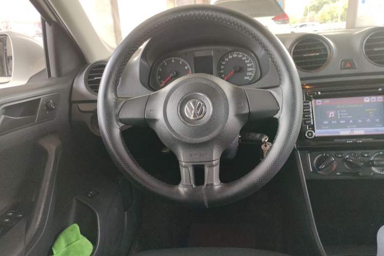 Used Volkswagen Jetta 2015 Value Edition 1.6L Manual Fashionable Style Steering Wheel