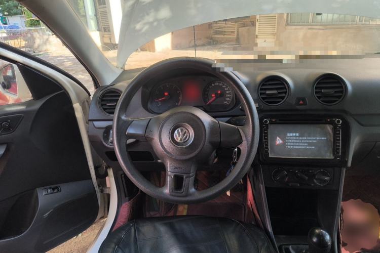 Used Volkswagen Jetta 2015 Value Edition 1.6L Manual Fashionable Style Steering Wheel