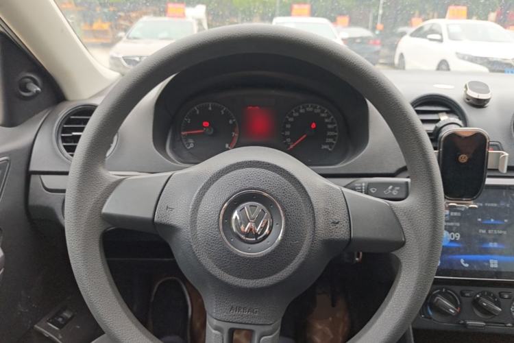 Used Volkswagen Jetta 2015 1.6L Manual Fashion Edition Steering Wheel