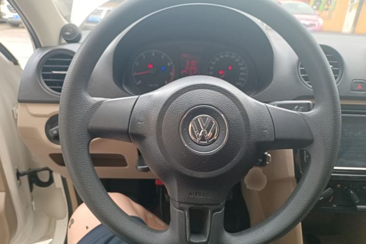 Used Volkswagen Jetta 2015 Value Edition 1.6L Manual Fashionable Style Steering Wheel