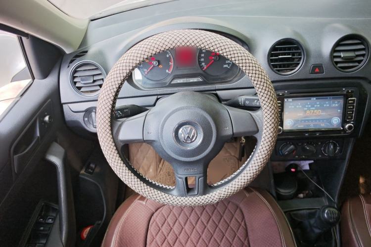 Used Volkswagen Jetta 2015 Value Edition 1.6L Manual Fashionable Style Steering Wheel