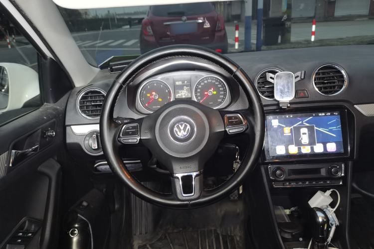 Used Volkswagen Jetta 2015 1.6L Automatic Luxury Model Steering Wheel