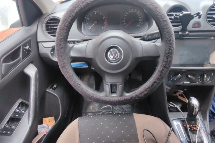 Used Volkswagen Jetta 2015 Value Edition 1.6L Automatic Fashion Version Steering Wheel