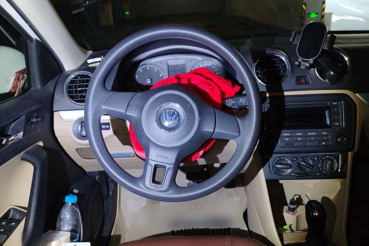 Used Volkswagen Jetta 2015 1.6L Automatic Comfort Model Steering Wheel