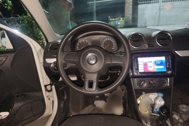 Used Volkswagen Jetta 2015 Zhuihui Edition 1.6L Manual Comfort Model Steering Wheel