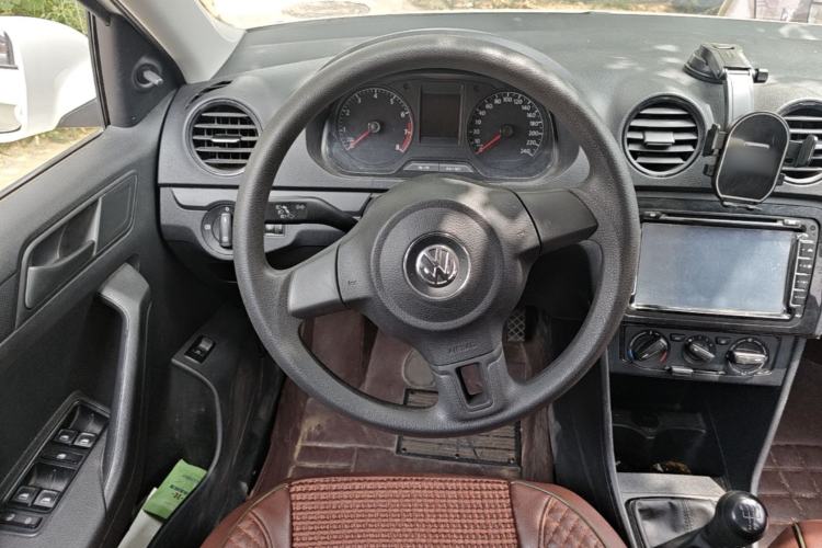 Used Volkswagen Jetta 2015 1.6L Manual Fashion Edition Steering Wheel