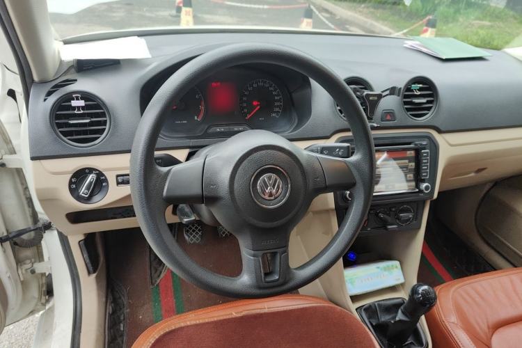 Used Volkswagen Jetta 2015 1.6L Manual Fashion Edition Steering Wheel