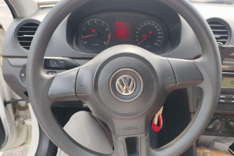 Used Volkswagen Jetta 2015 Zhuihui Edition 1.4L Manual Fashion Model Steering Wheel