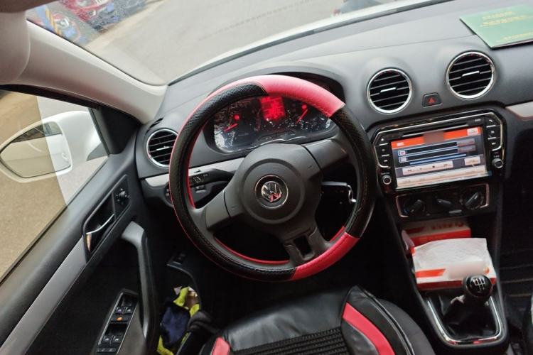 Used Volkswagen Jetta 2015 Zhuihui Edition 1.6L Manual Comfort Model Steering Wheel