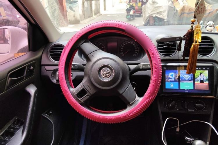 Used Volkswagen Jetta 2015 Zhuihui Edition 1.4L Manual Fashion Model Steering Wheel