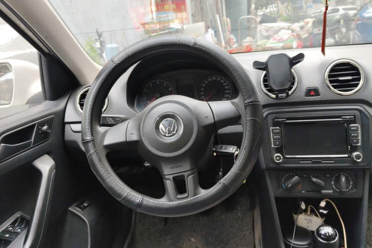 Used Volkswagen Jetta 2015 Value Edition 1.6L Manual Fashionable Style Steering Wheel