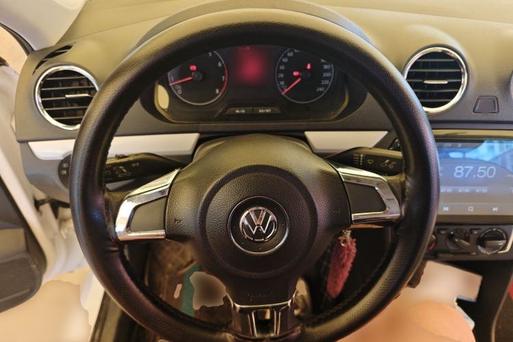 Used Volkswagen Jetta 2015 Zhihui Edition 1.4L Manual Comfort Model Steering Wheel
