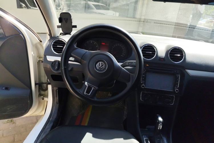 Used Volkswagen Jetta 2015 1.6L Automatic Comfort Model Steering Wheel