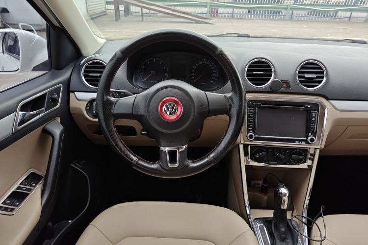 Used Volkswagen Jetta 2015 1.6L Automatic Comfort Model Steering Wheel
