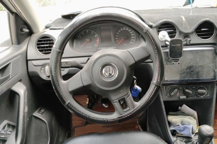 Used Volkswagen Jetta 2015 1.4L Manual Fashion Model Steering Wheel