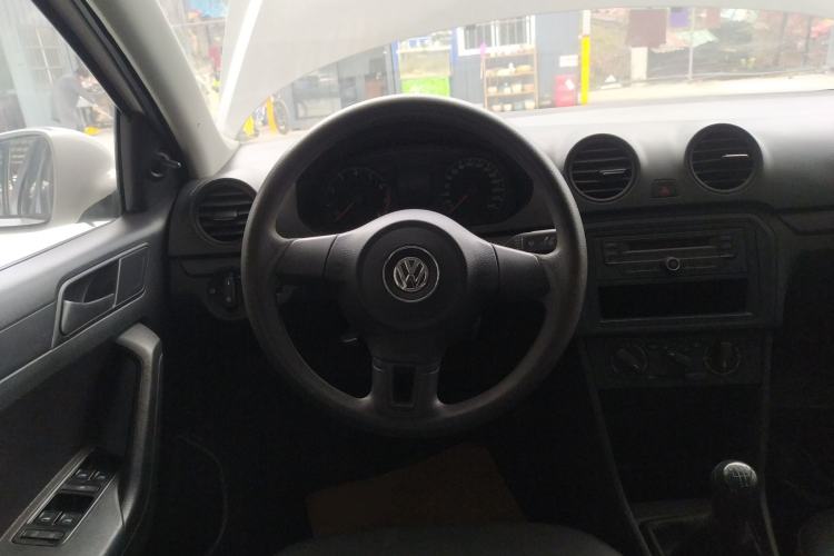 Used Volkswagen Jetta 2015 1.6L Manual Fashion Edition Steering Wheel