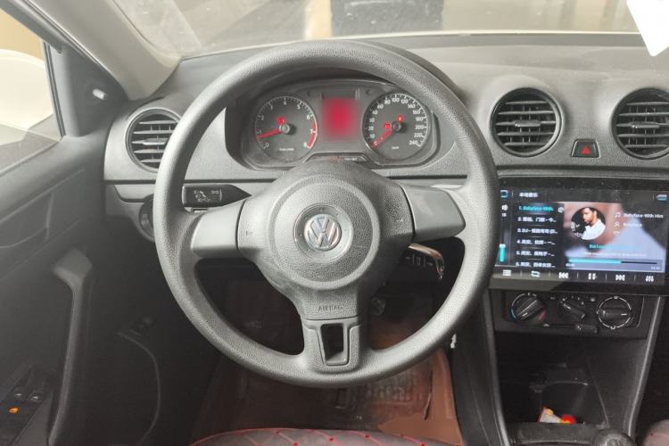 Used Volkswagen Jetta 2015 1.4L Manual Fashion Model Steering Wheel