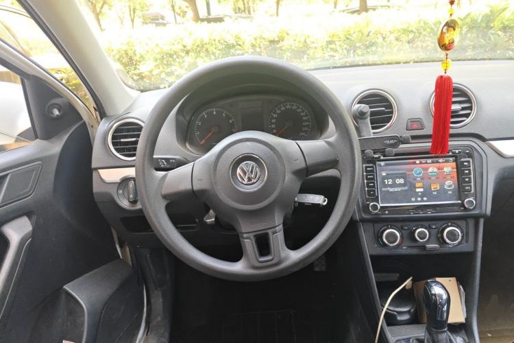 Used Volkswagen Jetta 2015 1.6L Automatic Fashion Model Steering Wheel