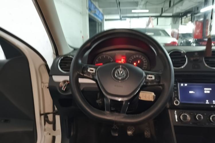Used Volkswagen Jetta 2015 1.6L Manual Comfort Model Steering Wheel
