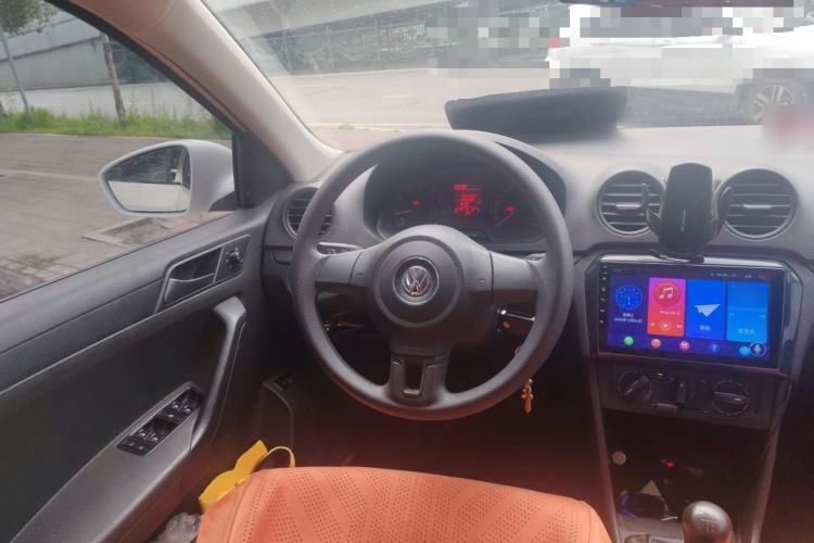 Used Volkswagen Jetta 2015 Zhuihui Edition 1.4L Manual Fashion Model Steering Wheel