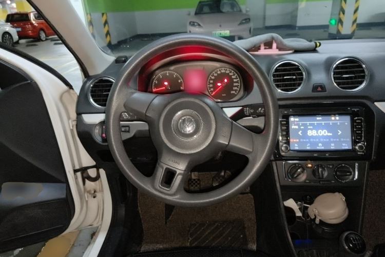 Used Volkswagen Jetta 2015 1.6L Manual Comfort Model Steering Wheel