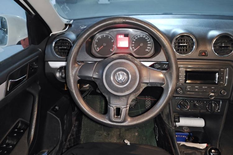 Used Volkswagen Jetta 2015 Zhuihui Edition 1.6L Manual Comfort Model Steering Wheel