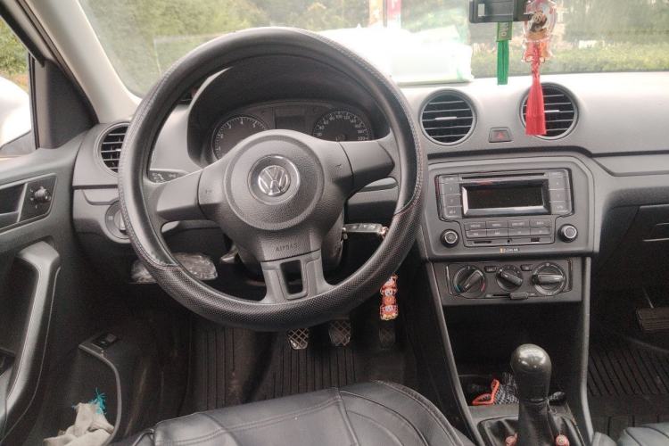 Used Volkswagen Jetta 2015 Value Edition 1.6L Manual Fashionable Style Steering Wheel