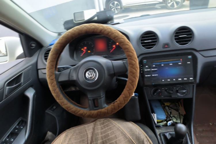 Used Volkswagen Jetta 2015 1.6L Manual Fashion Edition Steering Wheel