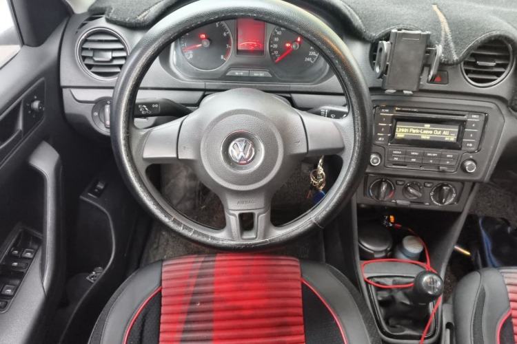 Used Volkswagen Jetta 2015 Zhuihui Edition 1.4L Manual Fashion Model Steering Wheel