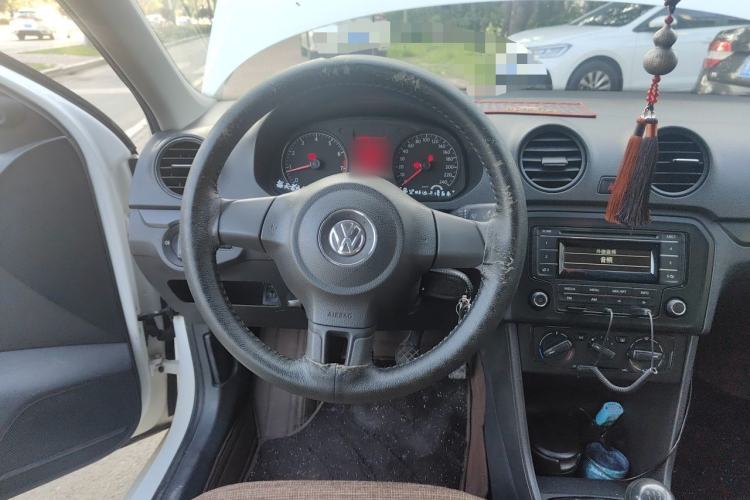Used Volkswagen Jetta 2015 1.6L Manual Fashion Edition Steering Wheel