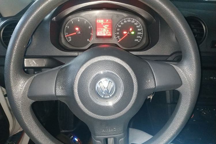 Used Volkswagen Jetta 2015 1.6L Automatic Fashion Model Steering Wheel
