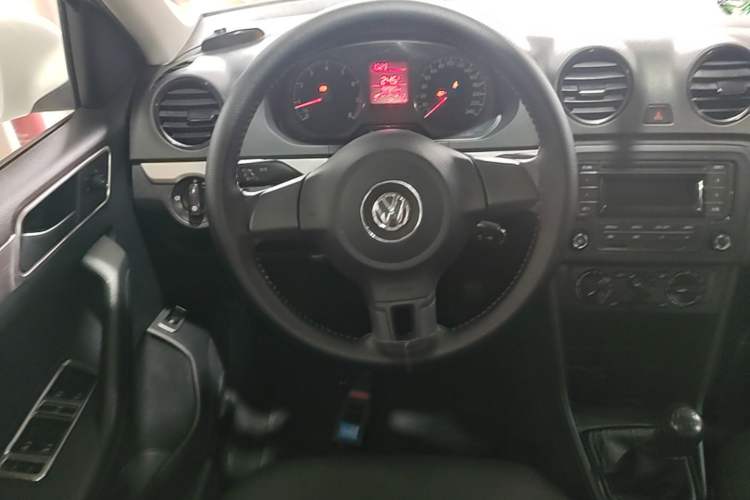 Used Volkswagen Jetta 2015 Value Edition 1.6L Manual Fashionable Style Steering Wheel