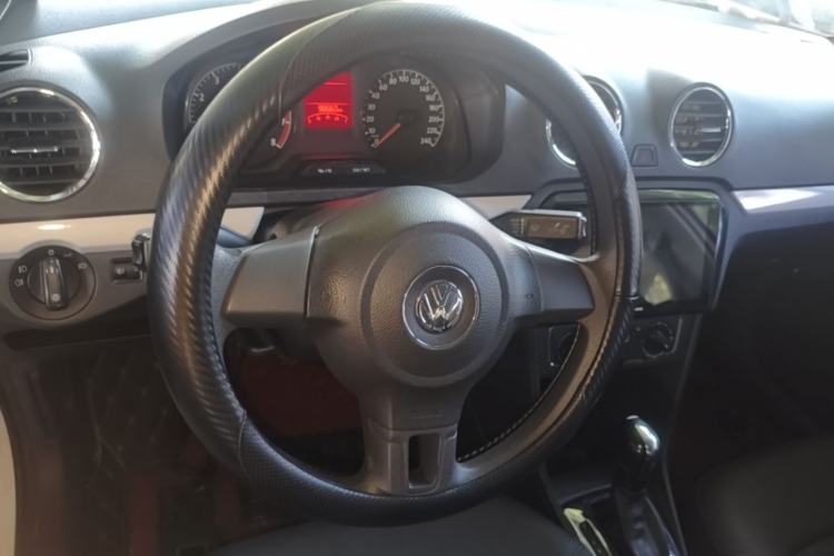 Used Volkswagen Jetta 2015 Value Edition 1.6L Automatic Comfort Version Steering Wheel