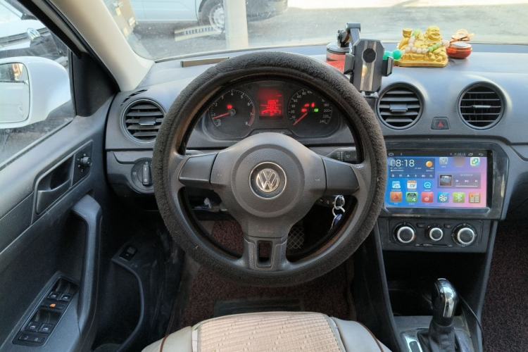 Used Volkswagen Jetta 2015 Value Edition 1.6L Automatic Fashion Version Steering Wheel