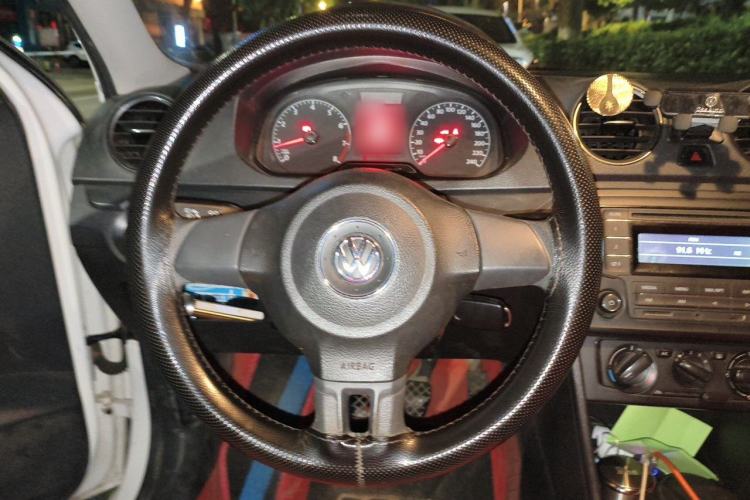 Used Volkswagen Jetta 2015 Zhuihui Edition 1.4L Manual Fashion Model Steering Wheel